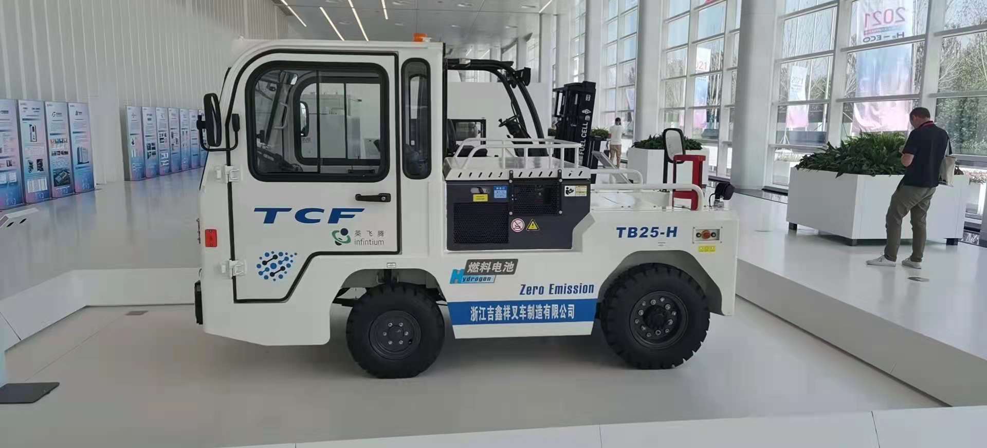 7 英飞腾叉车.jpg